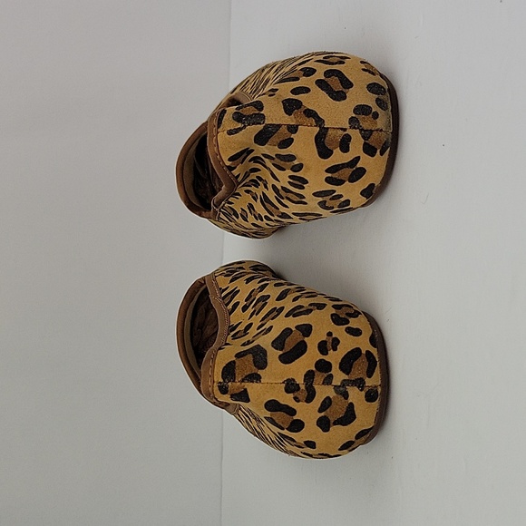UGG Carey Suede Skimmer Style Flats Leopard Print Size 7.5 - Picture 7 of 12